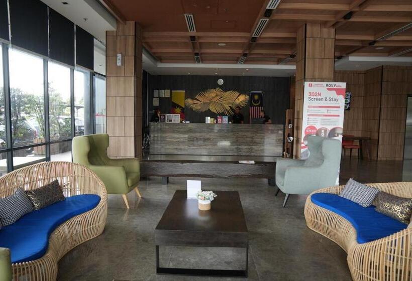 Roxy Hotel & Apartments