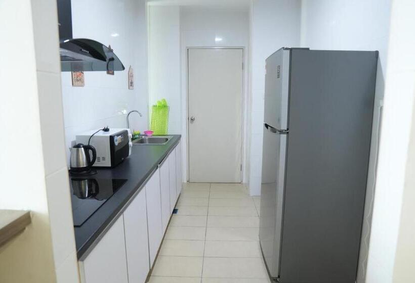 Roxy Hotel & Apartments