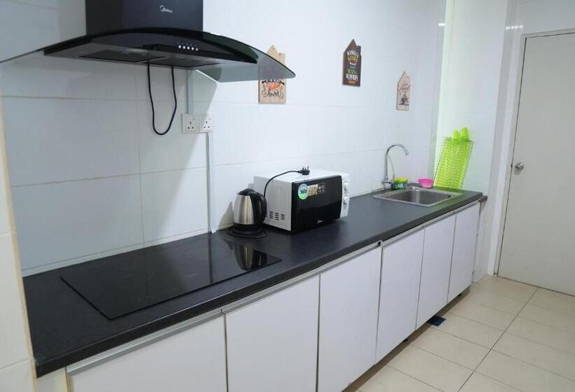 Roxy Hotel & Apartments