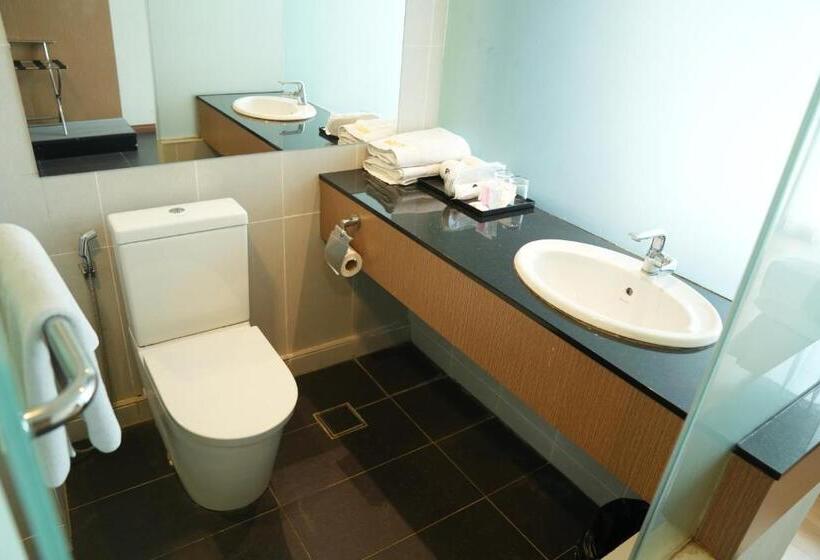 Roxy Hotel & Apartments