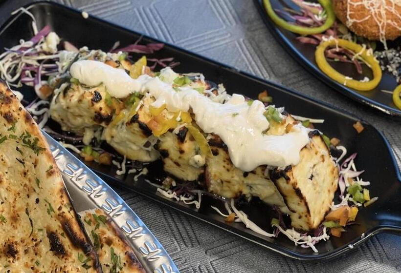 호텔 Sadbhav Villa