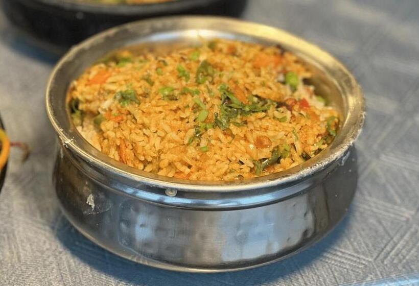 호텔 Sadbhav Villa