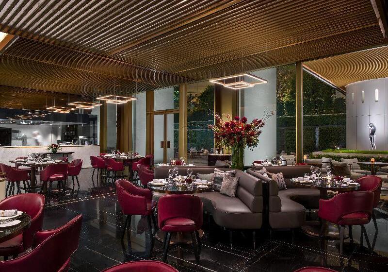 هتل The Murray, Hong Kong, A Niccolo