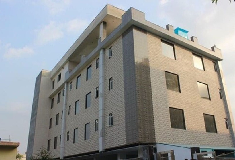 בית מלון כפרי The Park Residency