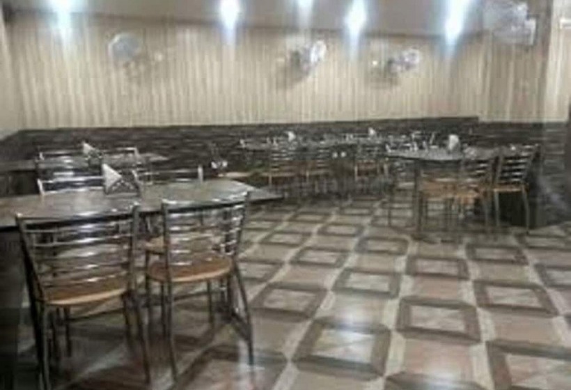 בית מלון כפרי The Park Residency