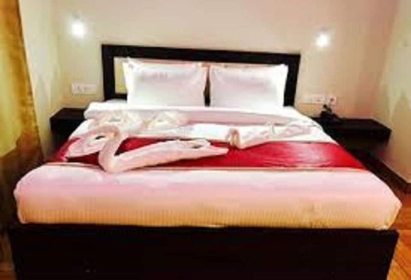 בית מלון כפרי The Park Residency