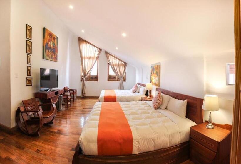 ホテル Waman Qorikancha