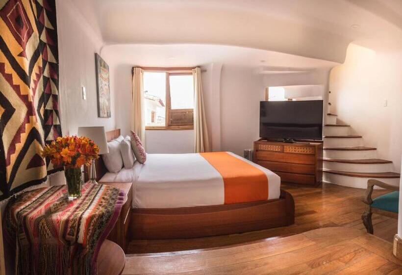 ホテル Waman Qorikancha