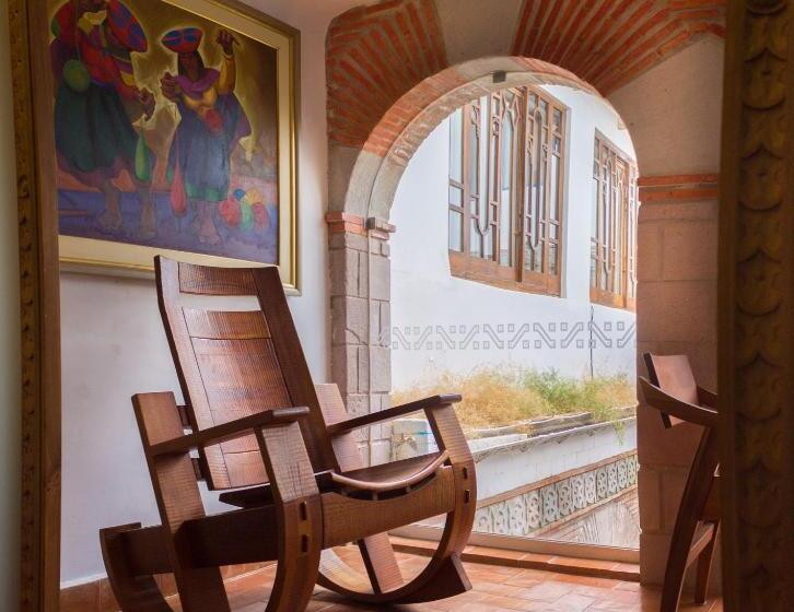 ホテル Waman Qorikancha