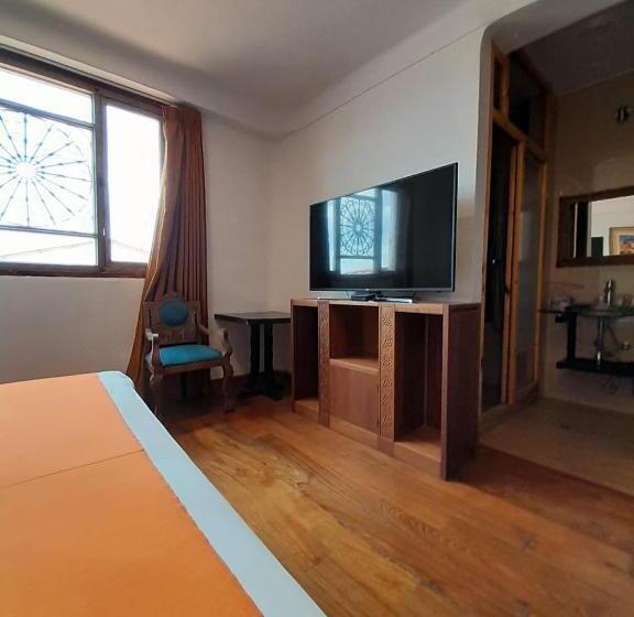 ホテル Waman Qorikancha