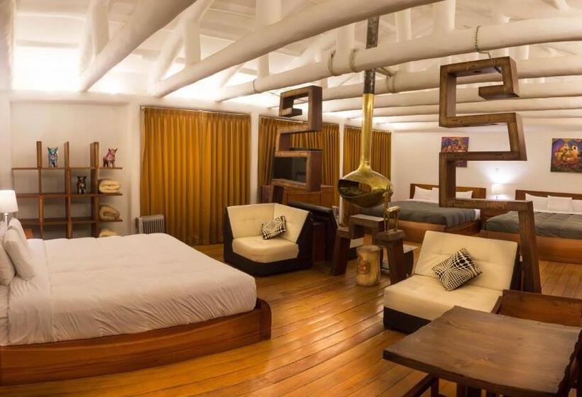 ホテル Waman Qorikancha