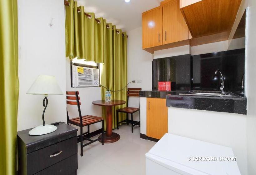 ホテル Zen Rooms Time Travellers Makati