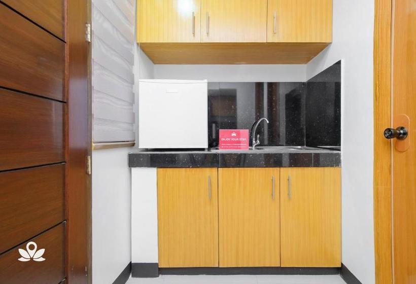 ホテル Zen Rooms Time Travellers Makati