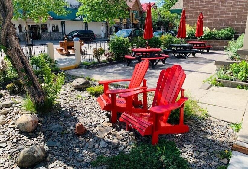 Jasper Downtown Hostel