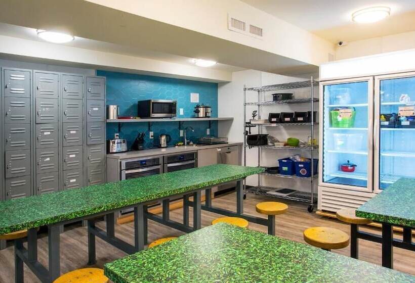 Jasper Downtown Hostel