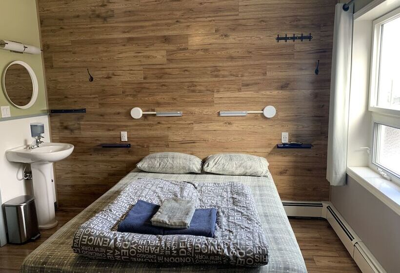 Jasper Downtown Hostel