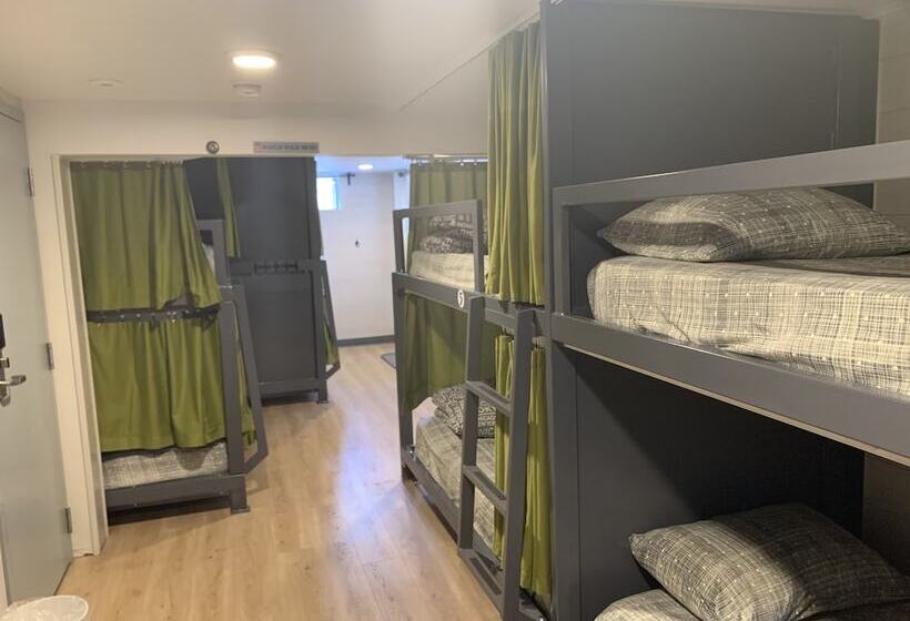 Jasper Downtown Hostel