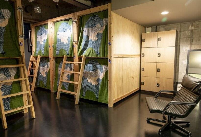 Midnight Rockers Hostel