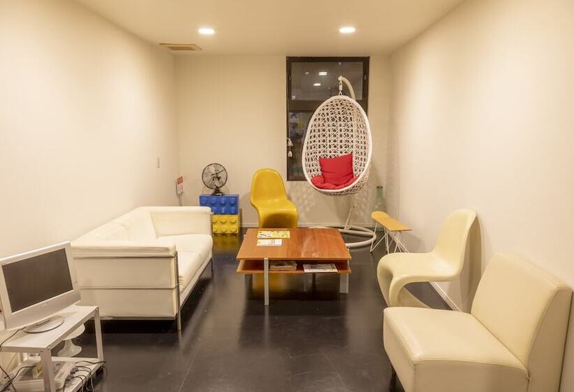 Midnight Rockers Hostel