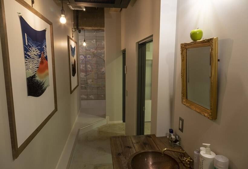 Midnight Rockers Hostel