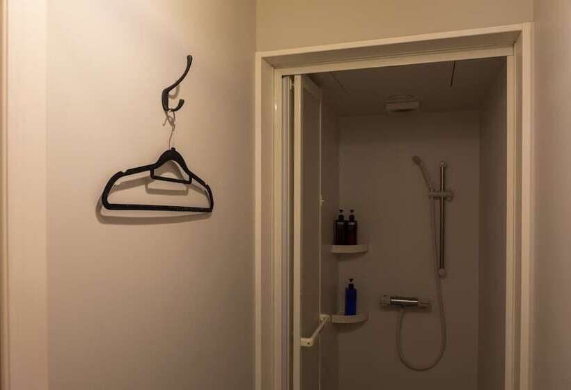 Midnight Rockers Hostel