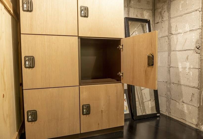 Midnight Rockers Hostel