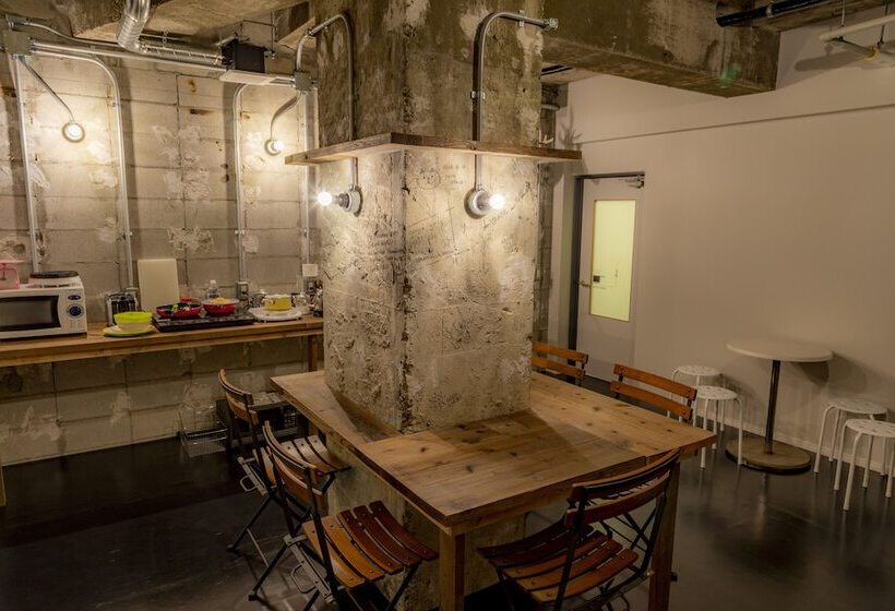 Midnight Rockers Hostel