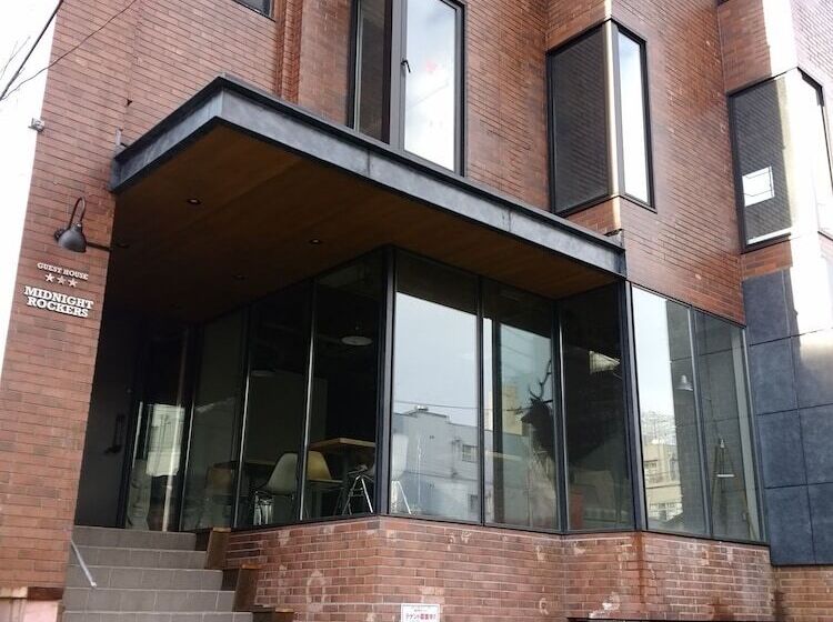 Midnight Rockers Hostel