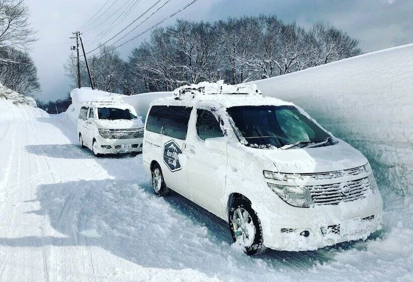 منتجع Base Camp The Lodge