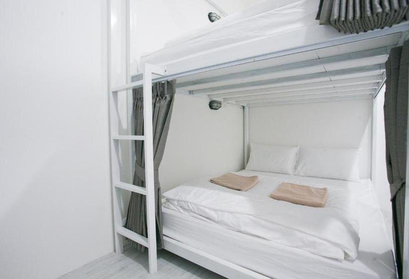 The Street Hostel Koh Lipe