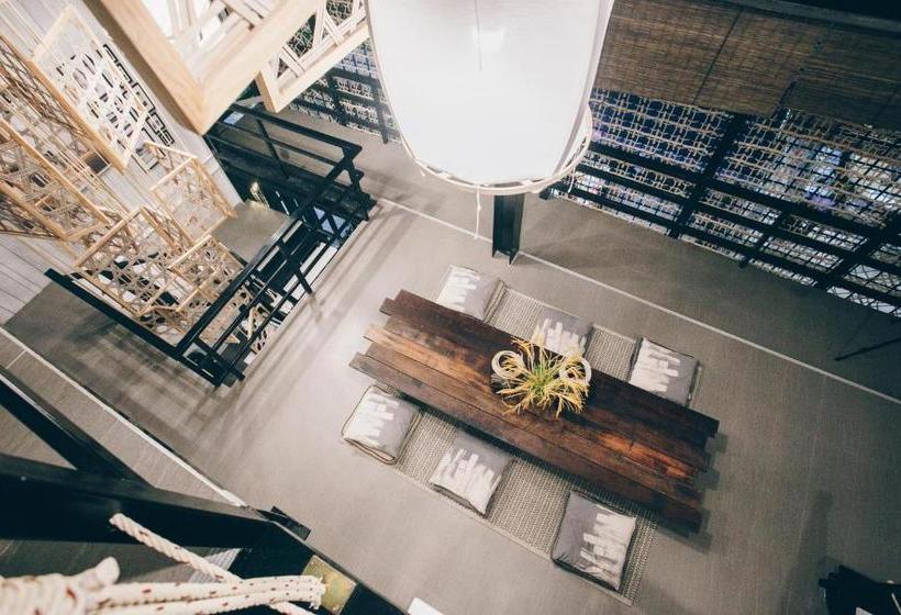 The Street Hostel Koh Lipe