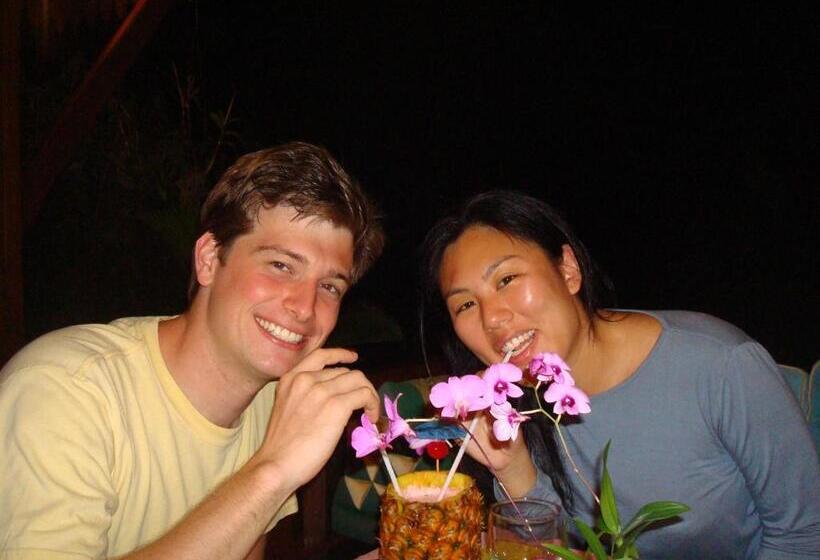 Viang Yonok Hotel, Restaurant, Sports Club