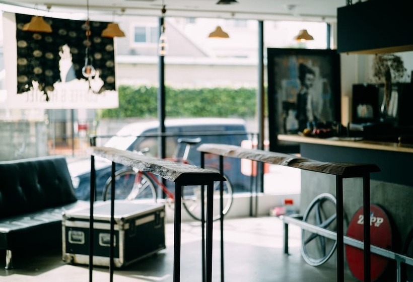 Aien Coffee & Hostel