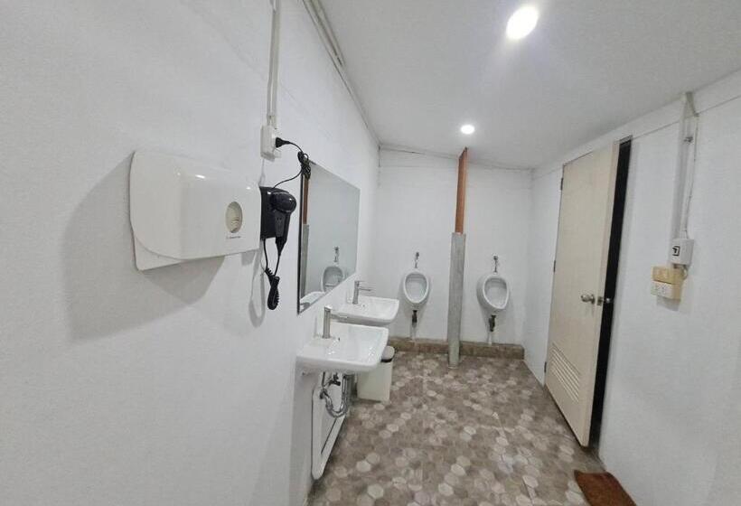 הוסטל Costa Bed Hua Hin