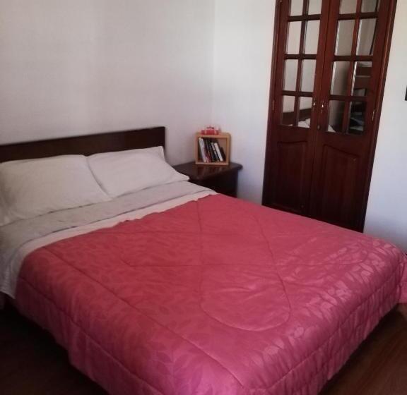 تختخواب و صبحانه D Lujo