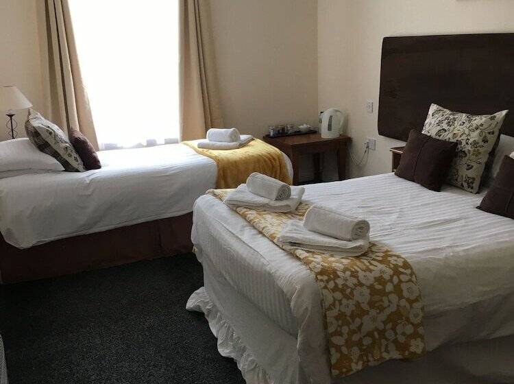 مبيت وإفطار The Chequers