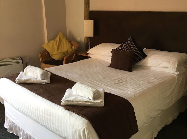 مبيت وإفطار The Chequers