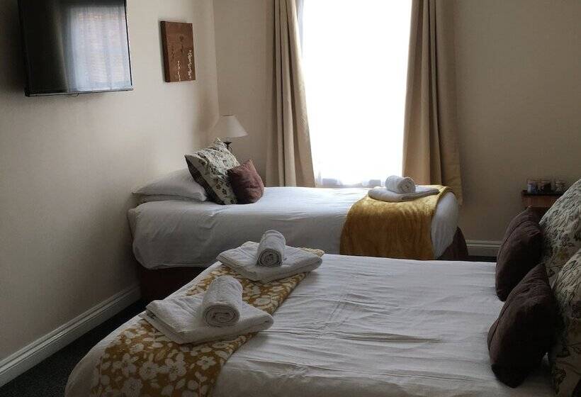 مبيت وإفطار The Chequers