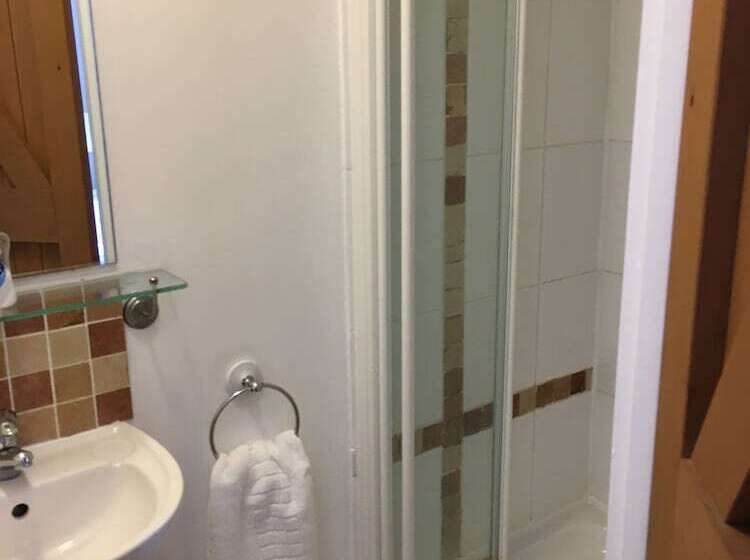 مبيت وإفطار The Chequers