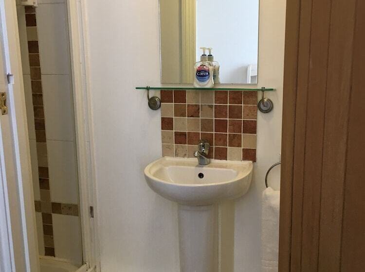 مبيت وإفطار The Chequers