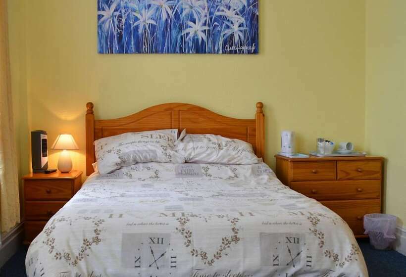 تختخواب و صبحانه The Ratcliffe Guest House