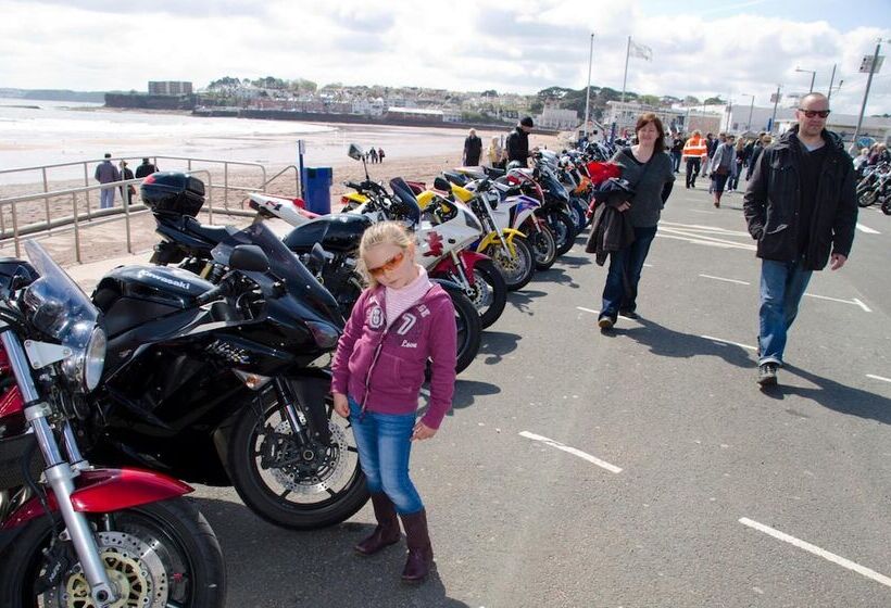 تختخواب و صبحانه The Ratcliffe Guest House