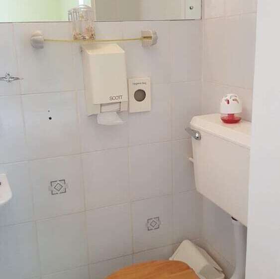 تختخواب و صبحانه The Ratcliffe Guest House