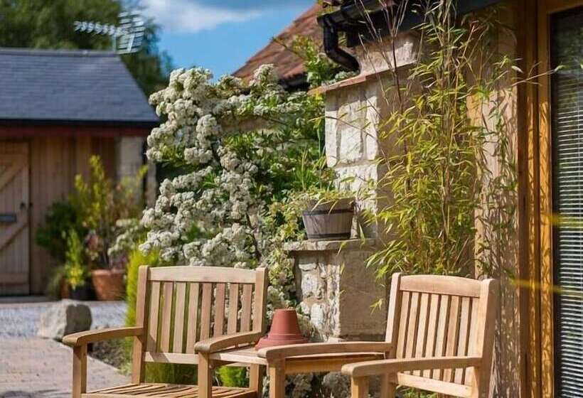 민박 Widbrook Barns