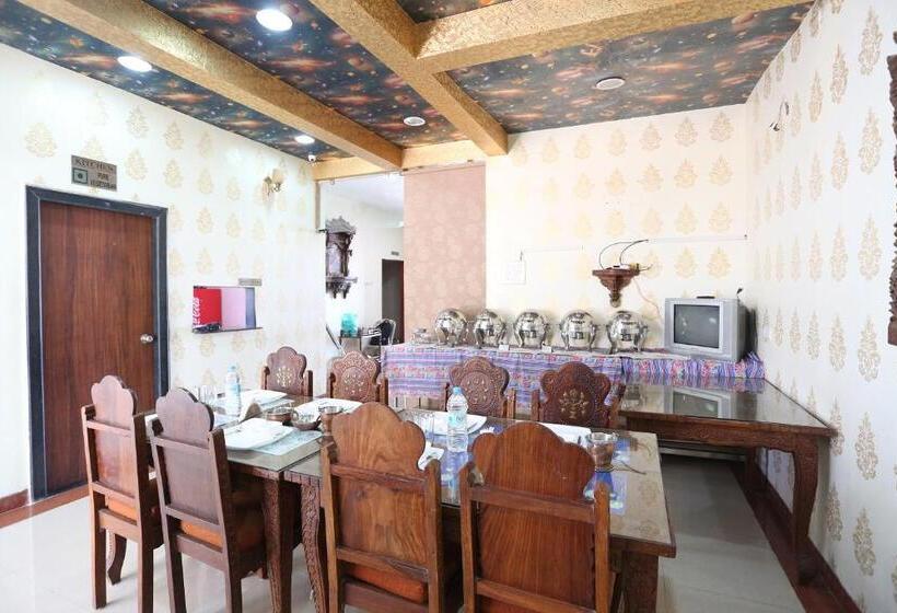 Отель Collection O Paradise