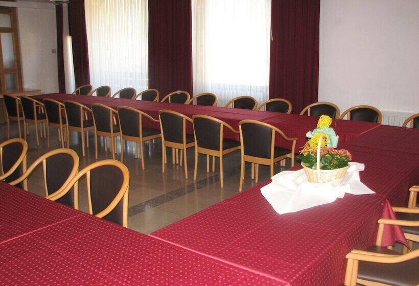 Depandace Cerkno   Hostel