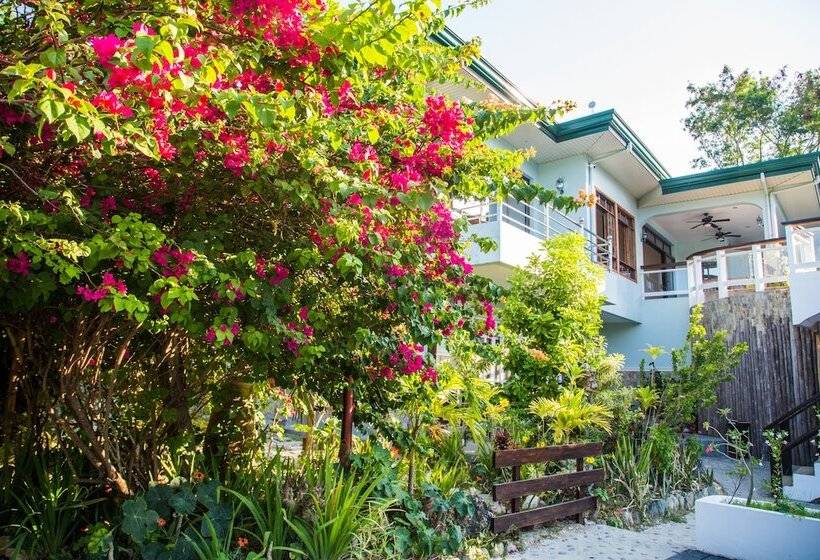 Edgewater Dive & Spa Resort