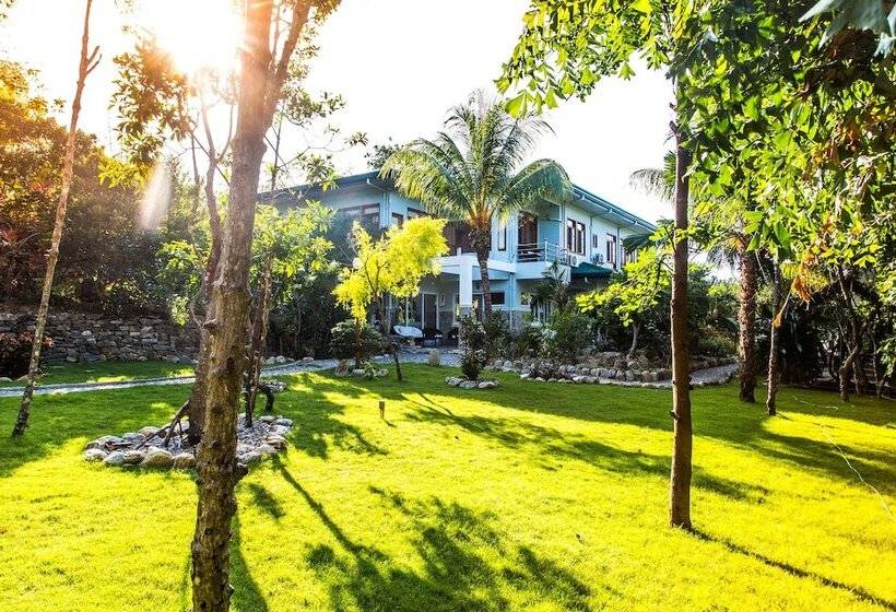 Edgewater Dive & Spa Resort