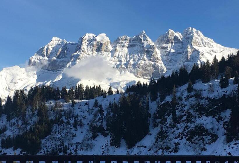 호텔 Champoussin Lodge