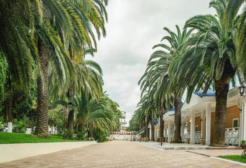 هتل Cheluskintsev